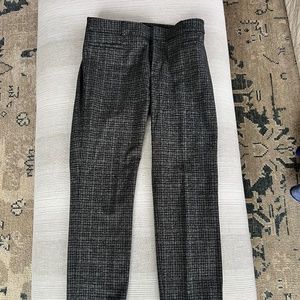 Banana Republic Straight leg Sloan Pant. Black Plaid. Size 6.